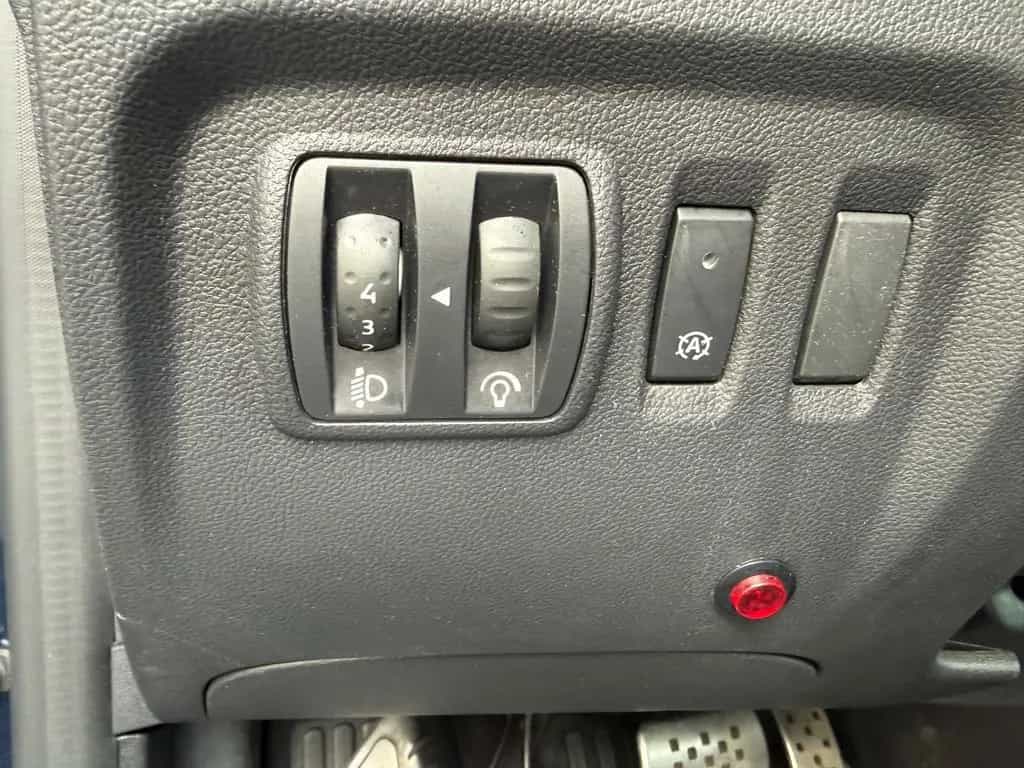 Renault Captur Intens & behinderte Einrichtung & 95000 k 08/2019-photo-14
