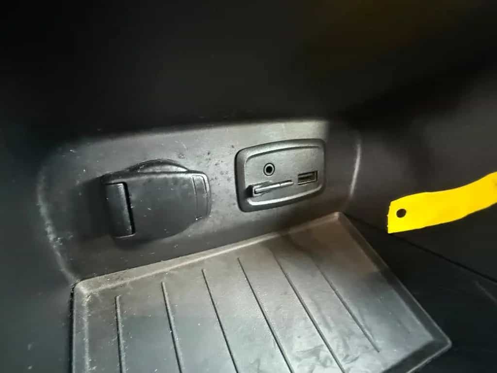 Renault Captur Intens & behinderte Einrichtung & 95000 k 08/2019-photo-16