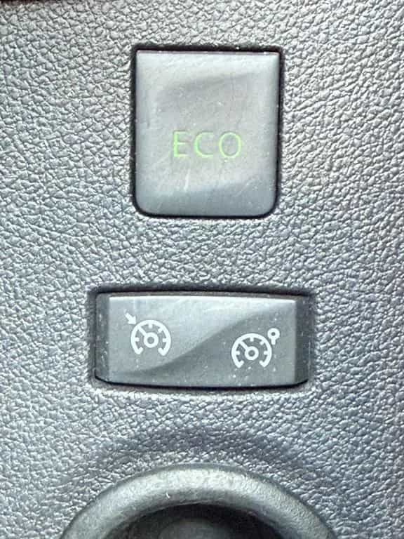 Renault Captur Intens & behinderte Einrichtung & 95000 k 08/2019-photo-19