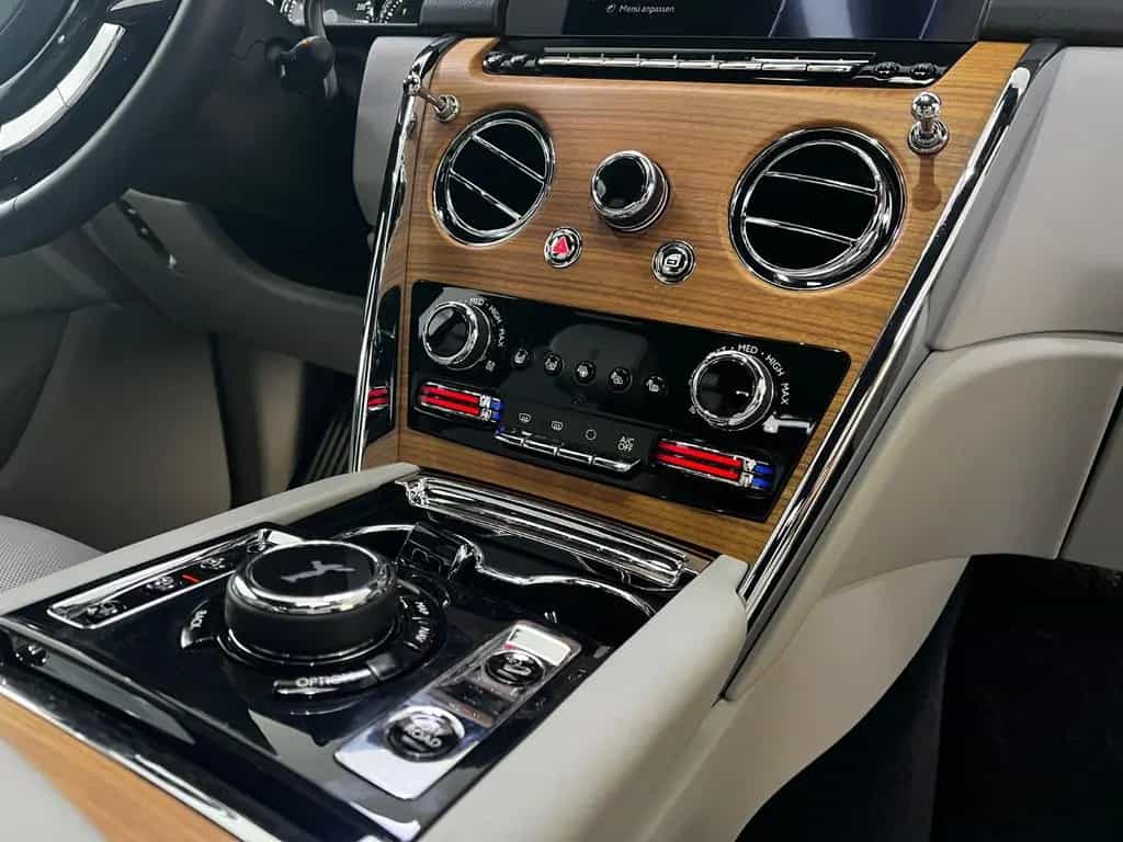 Rolls-Royce Cullinan V12 * 24 Zoll* Wartung NEU*AHK* 11/2018-photo-13