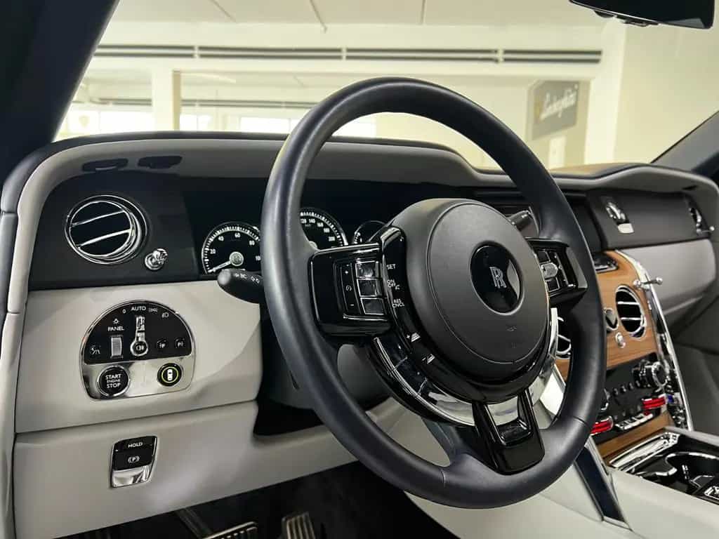 Rolls-Royce Cullinan V12 * 24 Zoll* Wartung NEU*AHK* 11/2018-photo-14