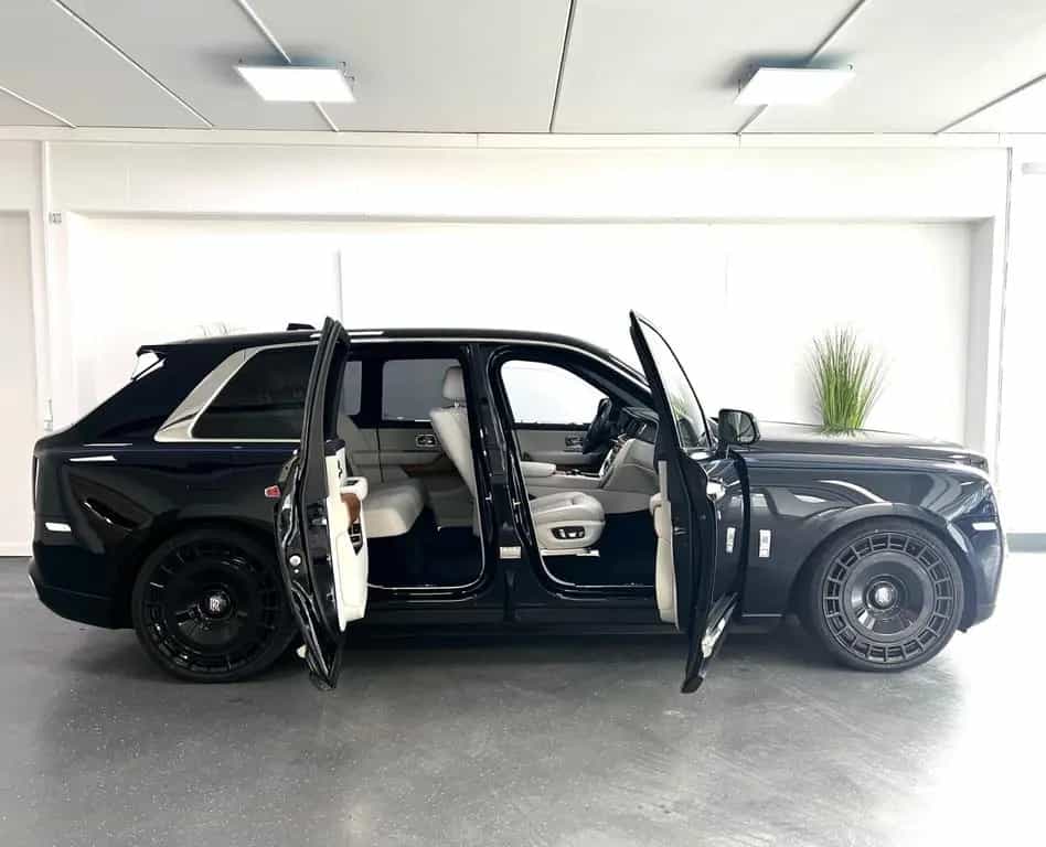 Rolls-Royce Cullinan V12 * 24 Zoll* Wartung NEU*AHK* 11/2018-photo-3