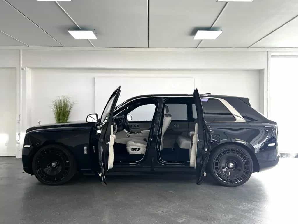Rolls-Royce Cullinan V12 * 24 Zoll* Wartung NEU*AHK* 11/2018-photo-5