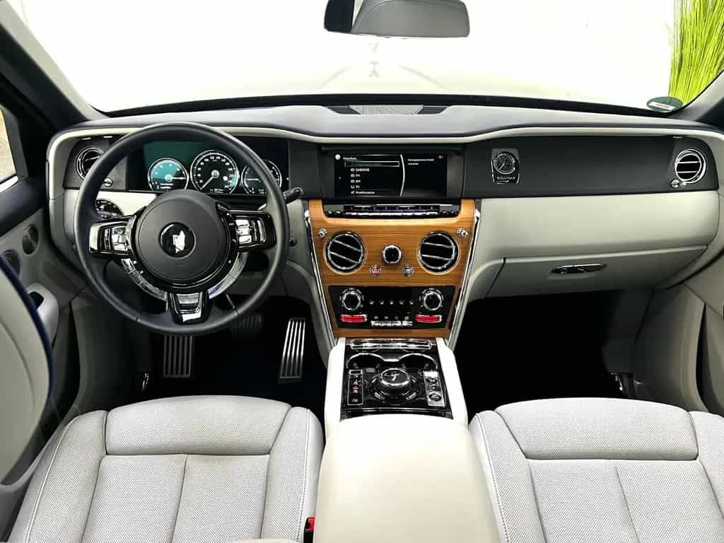 Rolls-Royce Cullinan V12 * 24 Zoll* Wartung NEU*AHK* 11/2018-photo-7