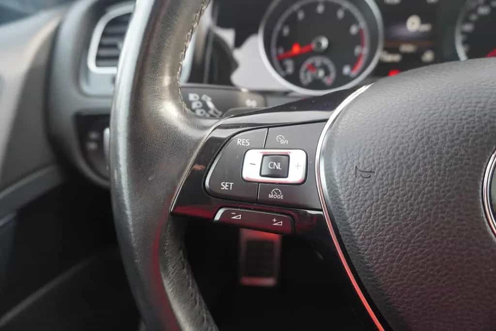 Volkswagen Golf VII 1.4 TSI Allstar DSG PDC SHZ Temp AHK 05/2016-photo-19