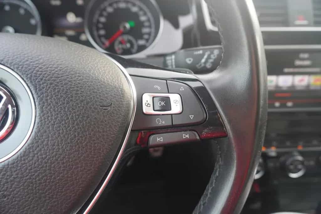 Volkswagen Golf VII 1.4 TSI Allstar DSG PDC SHZ Temp AHK 05/2016-photo-20