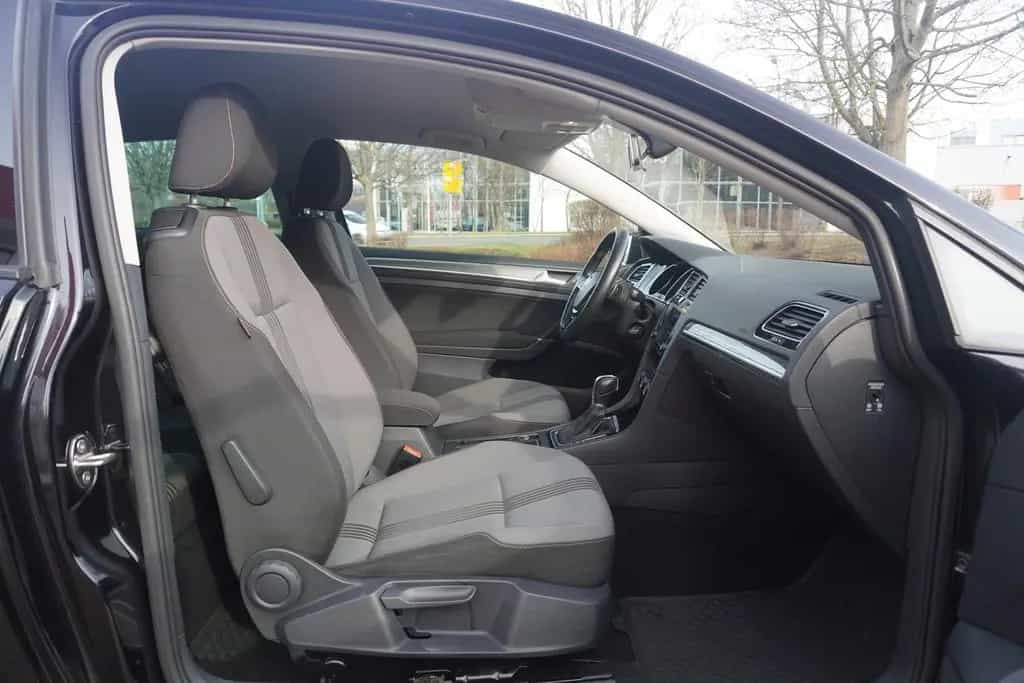 Volkswagen Golf VII 1.4 TSI Allstar DSG PDC SHZ Temp AHK 05/2016-photo-28