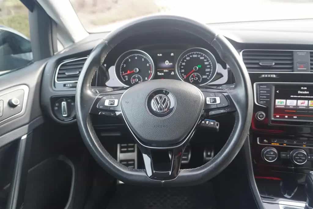 Volkswagen Golf VII 1.4 TSI Allstar DSG PDC SHZ Temp AHK 05/2016-photo-8