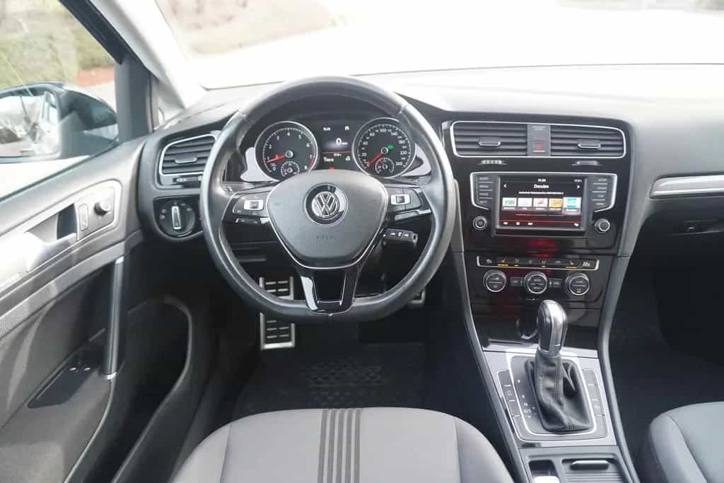 Volkswagen Golf VII 1.4 TSI Allstar DSG PDC SHZ Temp AHK 05/2016-photo-9
