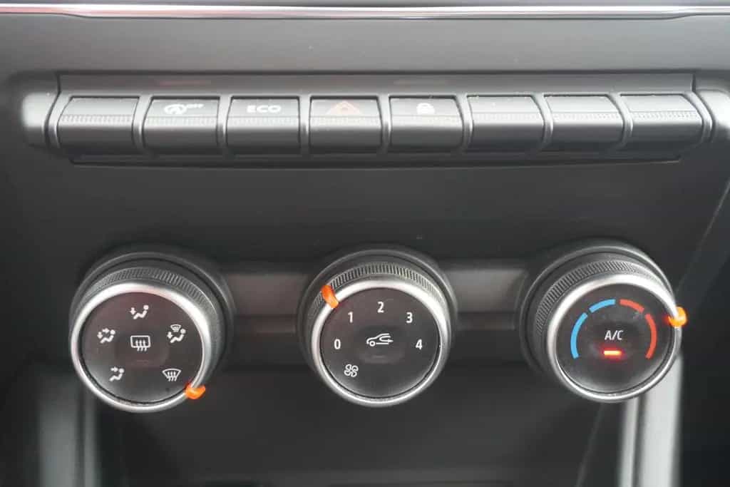 Renault Captur II 1.0 TCE LED Spurhalte Tempomat Klima 06/2020-photo-19