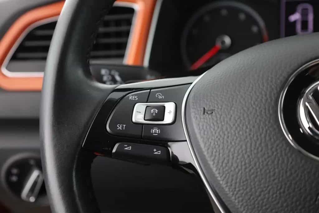 Volkswagen T-Roc 1.5 TSI DSG Style LED Navi Sitzheizung PDC 05/2019-photo-14