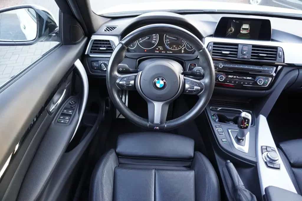 BMW 3 Series 318i M Sport Shadow Aut. LED Navi Panorama Leder 04/2017-photo-14