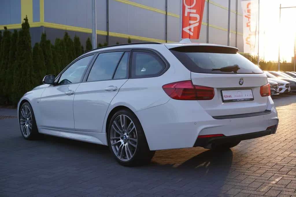 BMW 3 Series 318i M Sport Shadow Aut. LED Navi Panorama Leder 04/2017-photo-2