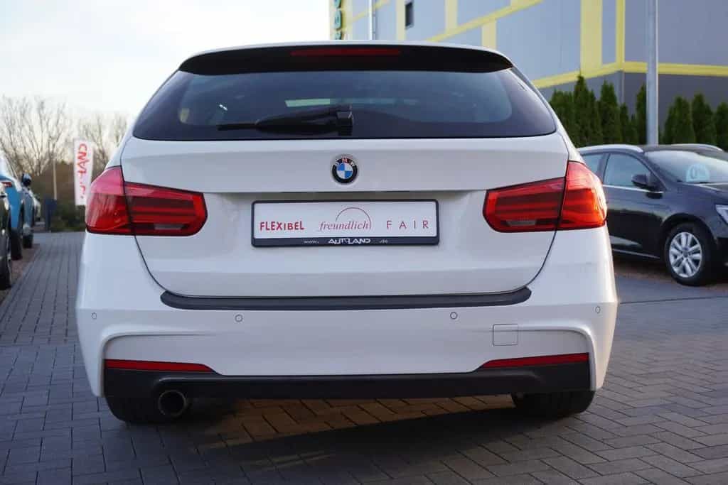 BMW 3 Series 318i M Sport Shadow Aut. LED Navi Panorama Leder 04/2017-photo-3
