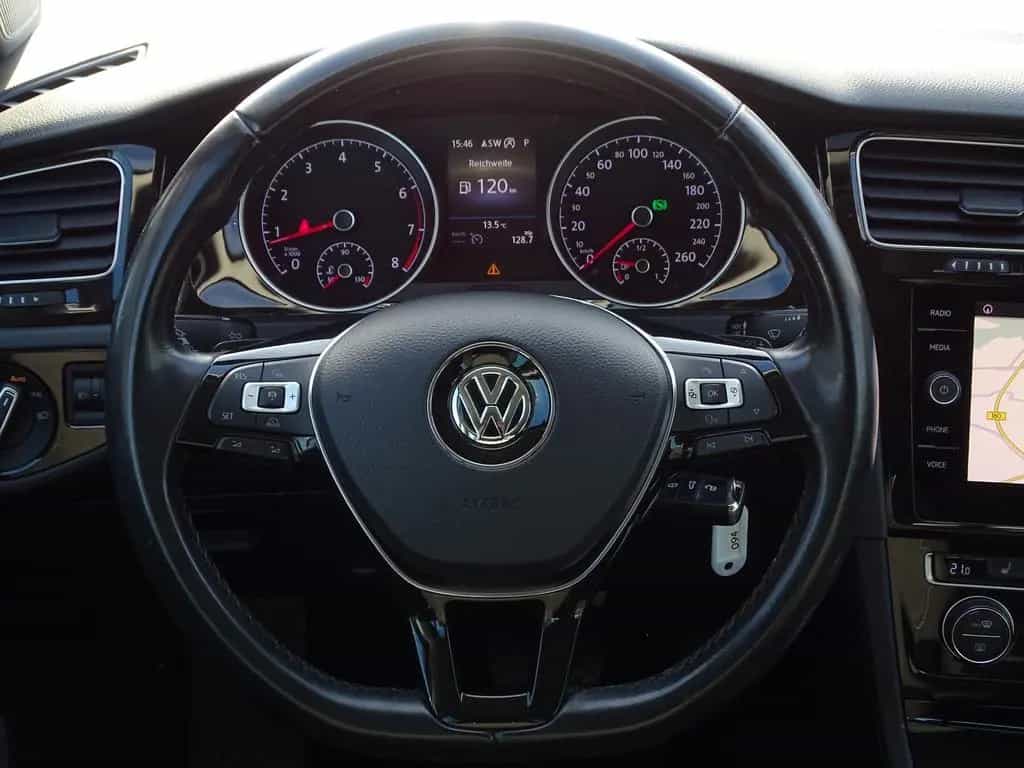 Volkswagen Golf VII 1.4 16V TSI Highline Sitzheizung Navi 06/2017-photo-14
