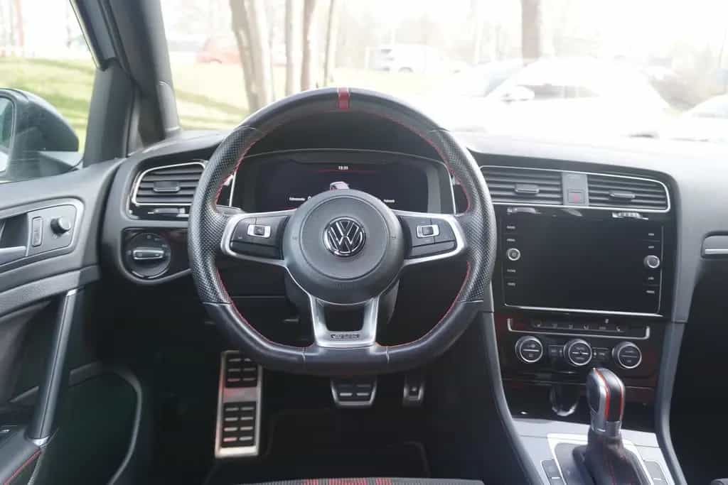 Volkswagen Golf VII 2.0 16V TSI GTI TCR LED PDC 08/2019-photo-10