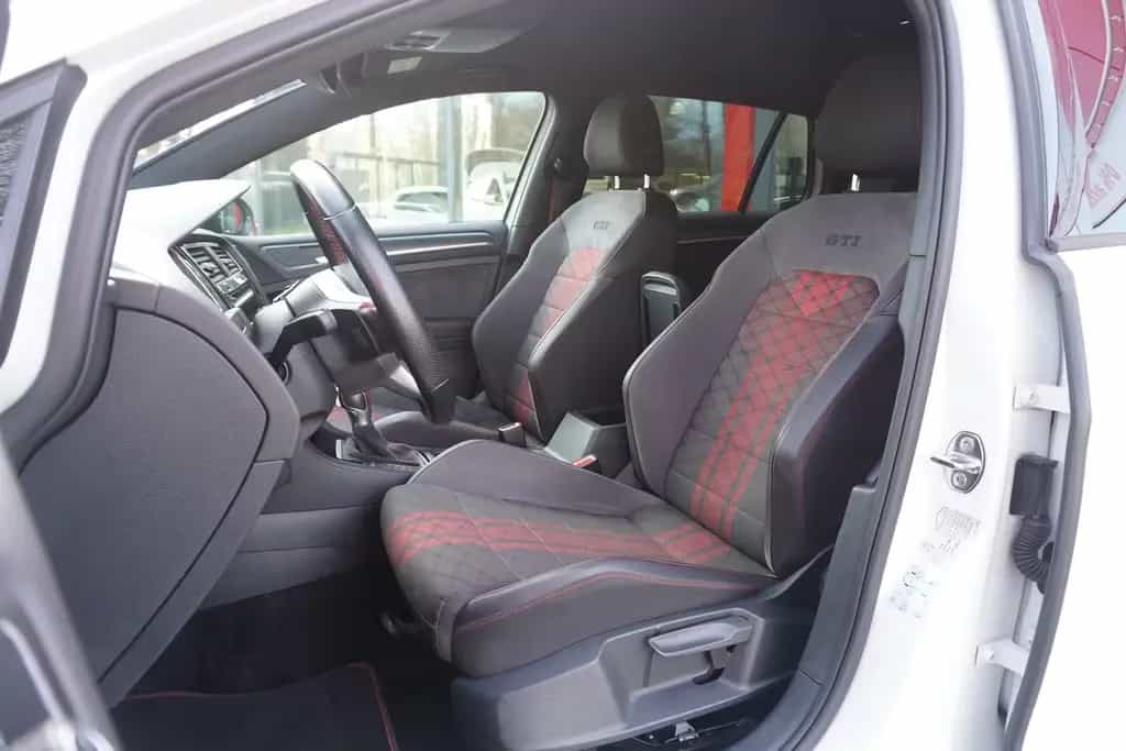 Volkswagen Golf VII 2.0 16V TSI GTI TCR LED PDC 08/2019-photo-11