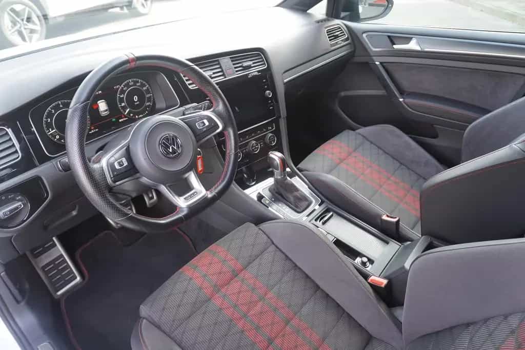 Volkswagen Golf VII 2.0 16V TSI GTI TCR LED PDC 08/2019-photo-13