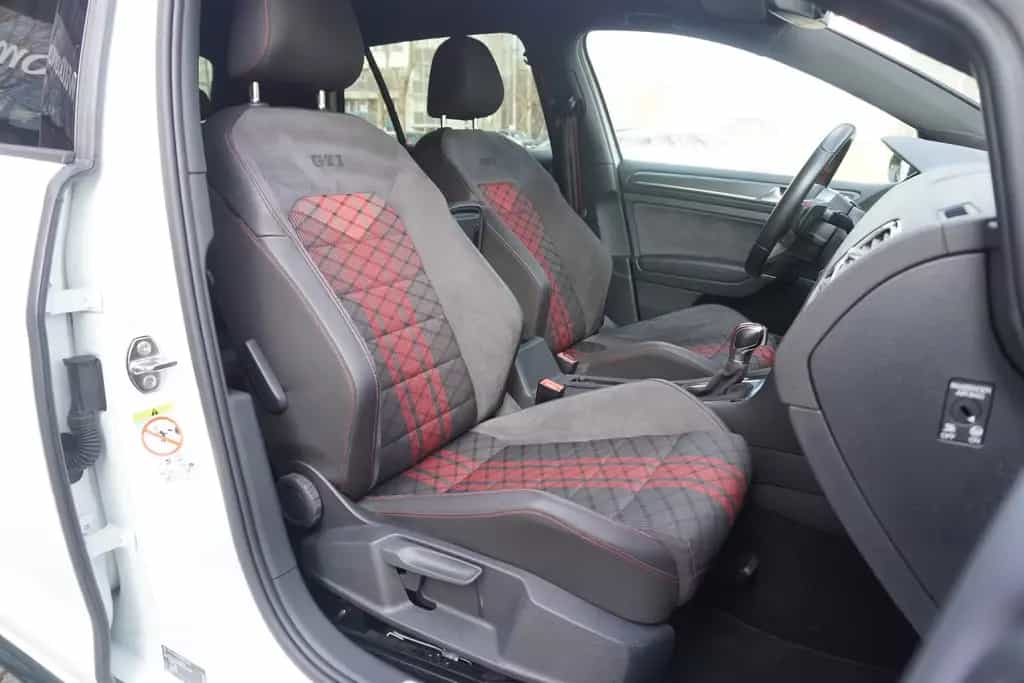 Volkswagen Golf VII 2.0 16V TSI GTI TCR LED PDC 08/2019-photo-14