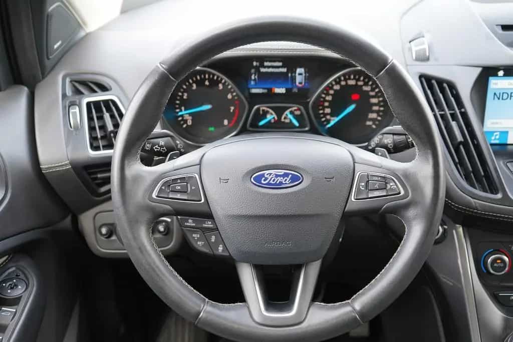 Ford Kuga 2.0 EcoBoost Vignale AWD Panorama Kamera 04/2018-photo-27