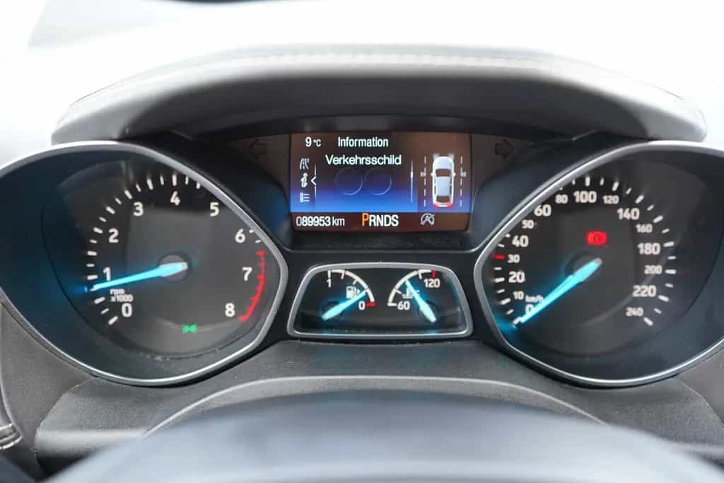 Ford Kuga 2.0 EcoBoost Vignale AWD Panorama Kamera 04/2018-photo-32