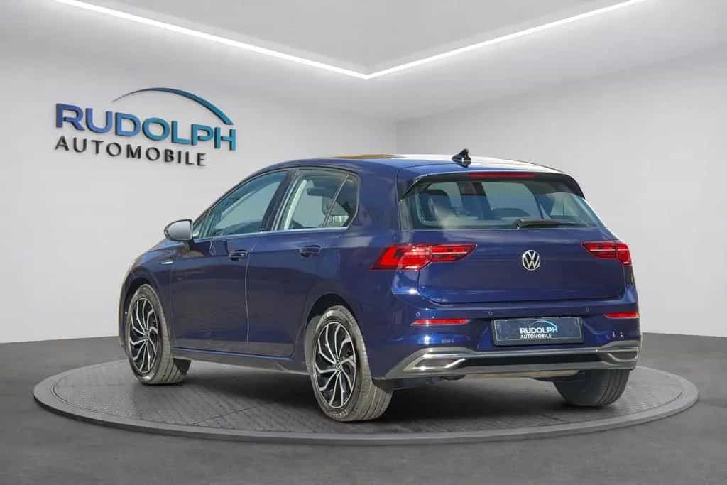 Volkswagen Golf 1,5 eTSI AUTOM PANORA ACC SCHECKHE GARANTIE 03/2020-photo-4