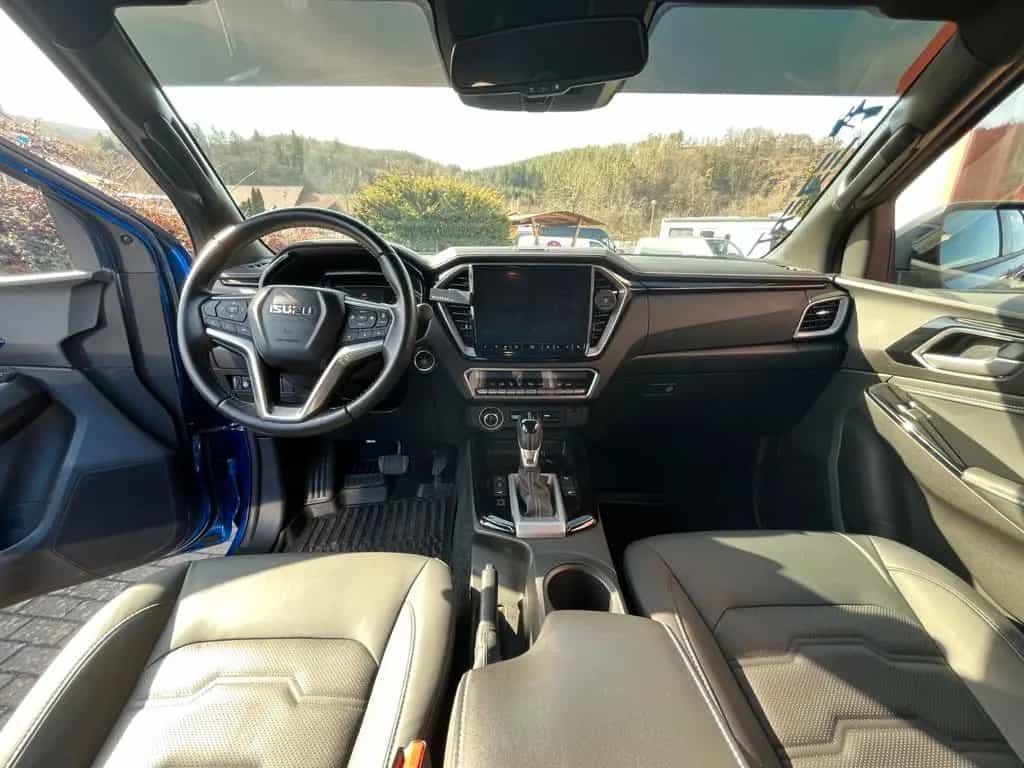 Isuzu D-Max double Cab 4WD V-CROSS 03/2025-photo-12