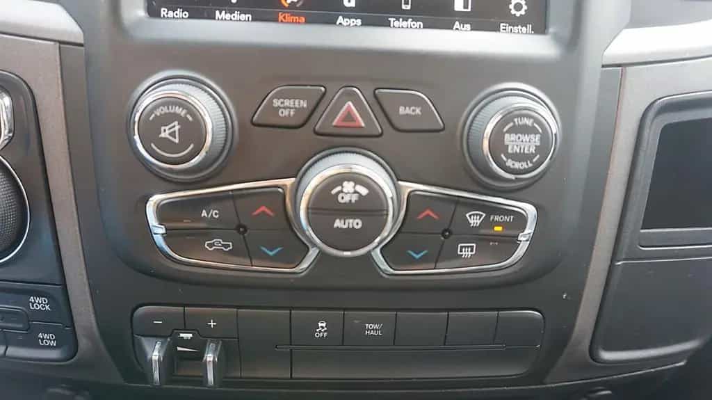 Dodge RAM 1500 HEMI 5.7L CREW CAB SPORT *HOCH & BREIT 07/2020-photo-19