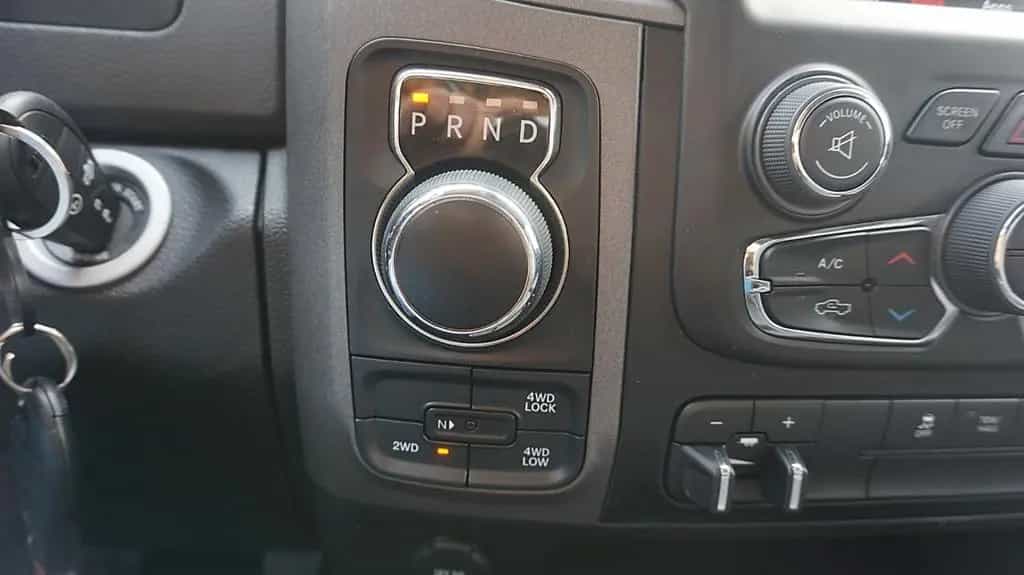 Dodge RAM 1500 HEMI 5.7L CREW CAB SPORT *HOCH & BREIT 07/2020-photo-23