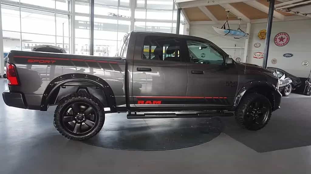Dodge RAM 1500 HEMI 5.7L CREW CAB SPORT *HOCH & BREIT 07/2020-photo-3