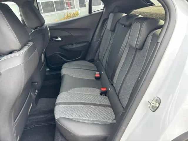 Peugeot 2008 1.2 PureTech 130 Allure +Sitzheizung+EPH+ 02/2024-photo-13