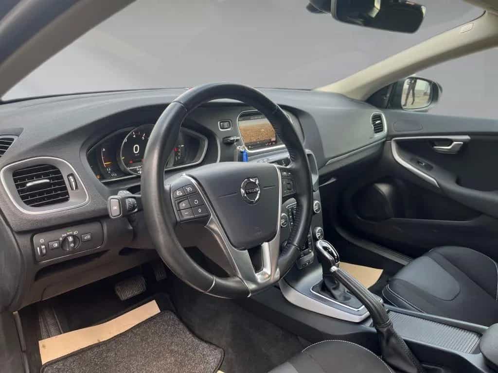Volvo V40 T2 Geartronic Momentum 09/2019-photo-10