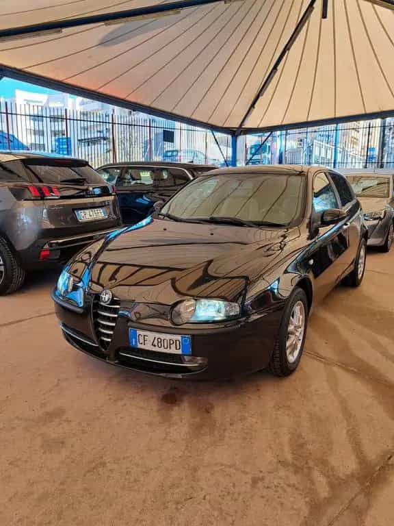 Alfa Romeo 147 1.9 JTD 115 CV 3p. Distinctive 08/2003-photo-1