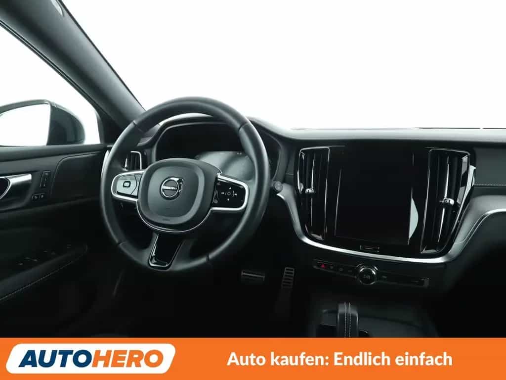 Volvo V60 2.0 B4 R-Design Aut.*NAV*LED*TEMP*CAM*PDC*SHZ* 09/2021-photo-12