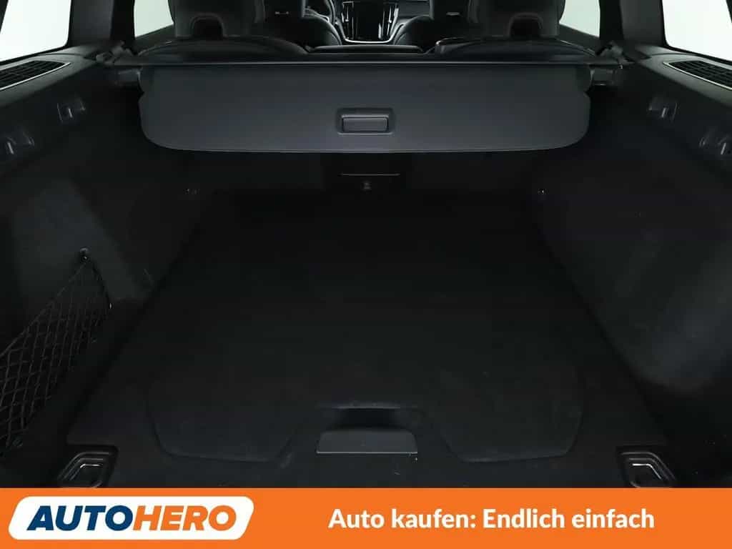 Volvo V60 2.0 B4 R-Design Aut.*NAV*LED*TEMP*CAM*PDC*SHZ* 09/2021-photo-17