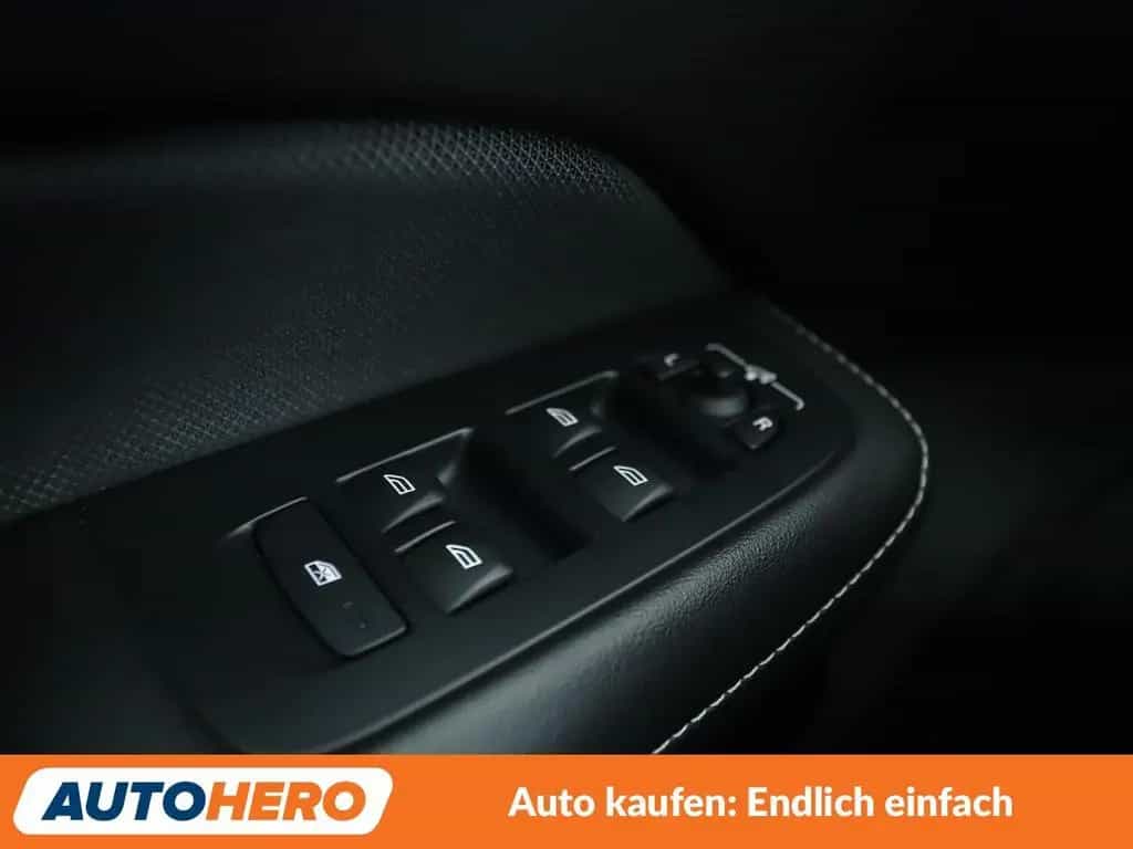Volvo V60 2.0 B4 R-Design Aut.*NAV*LED*TEMP*CAM*PDC*SHZ* 09/2021-photo-24