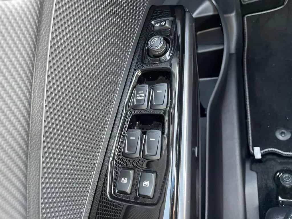 KGM Tivoli 1.5 T-GDi 2WD Automatik Bliss, *Navi, Kam 09/2025-photo-24