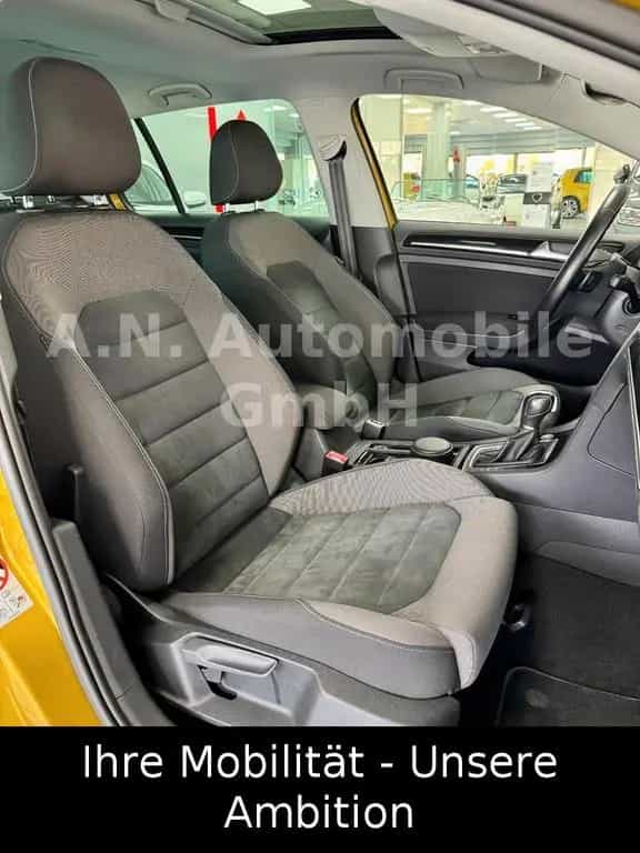 Volkswagen Golf Highline 1.5 TSI*ACC*AHK*Cam*Navi*SHZ*PDC 09/2018-photo-16