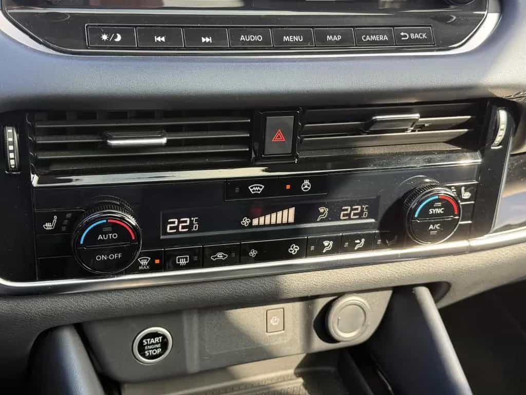 Nissan Qashqai 1.3DIG-T MHEV Xtronic Premiere/AHK/1HAND 11/2021-photo-23