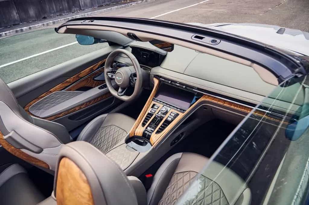 Aston Martin DB12 Volante / Apex Grey / Bowers & Wilkins 07/2024-photo-11