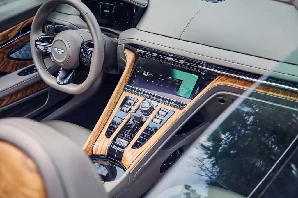 Aston Martin DB12 Volante / Apex Grey / Bowers & Wilkins 07/2024-photo-13