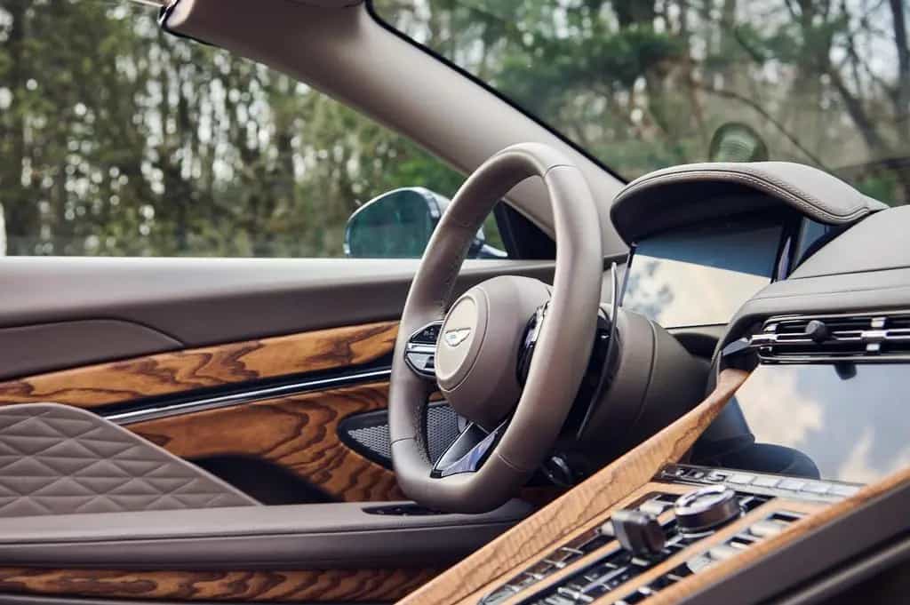 Aston Martin DB12 Volante / Apex Grey / Bowers & Wilkins 07/2024-photo-15