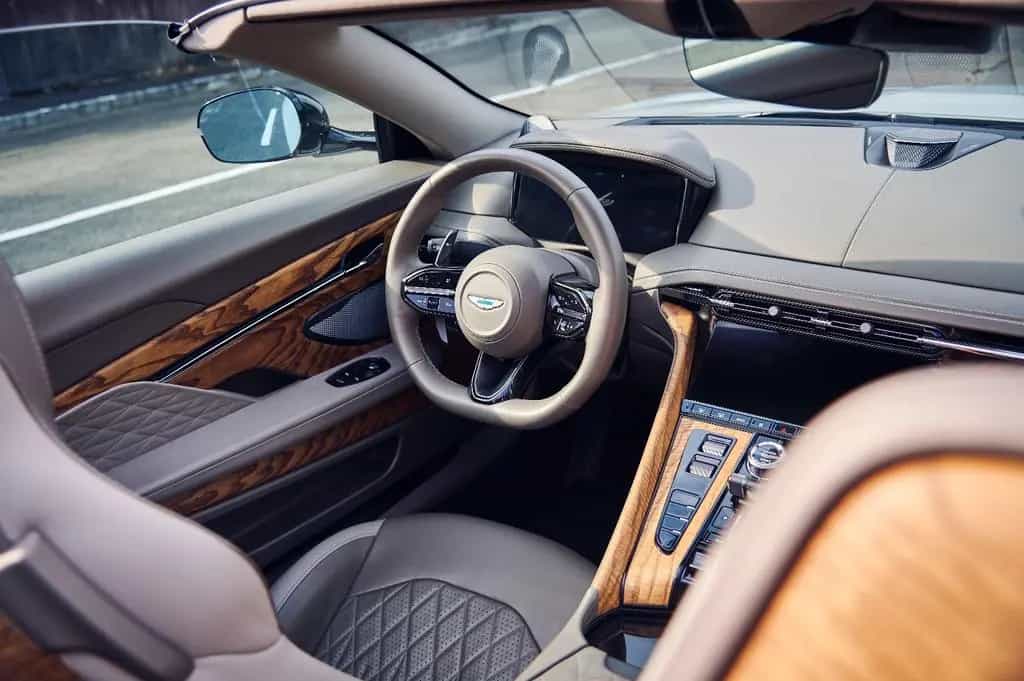 Aston Martin DB12 Volante / Apex Grey / Bowers & Wilkins 07/2024-photo-18