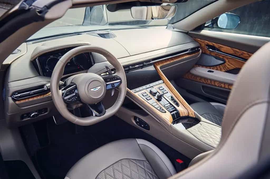 Aston Martin DB12 Volante / Apex Grey / Bowers & Wilkins 07/2024-photo-23