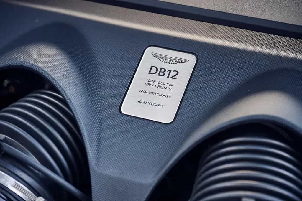 Aston Martin DB12 Volante / Apex Grey / Bowers & Wilkins 07/2024-photo-27