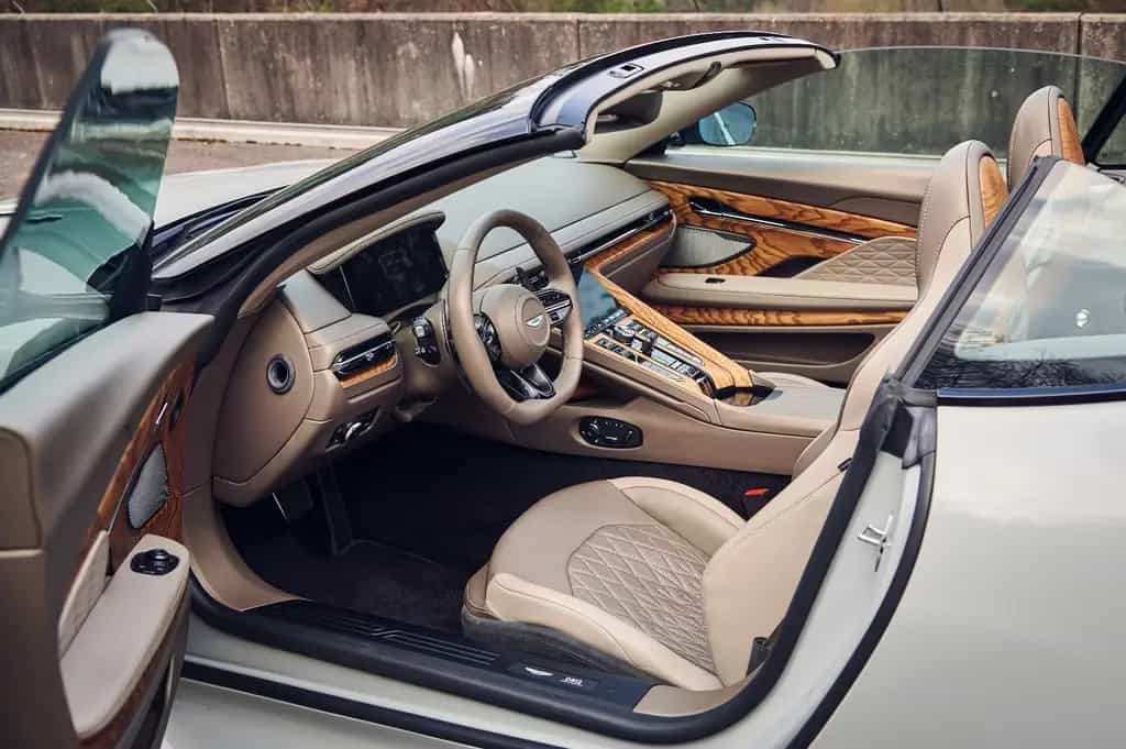 Aston Martin DB12 Volante / Apex Grey / Bowers & Wilkins 07/2024-photo-3