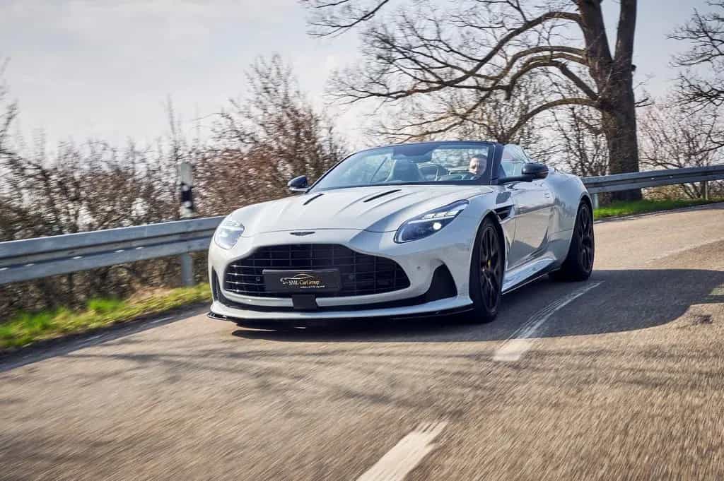 Aston Martin DB12 Volante / Apex Grey / Bowers & Wilkins 07/2024-photo-31