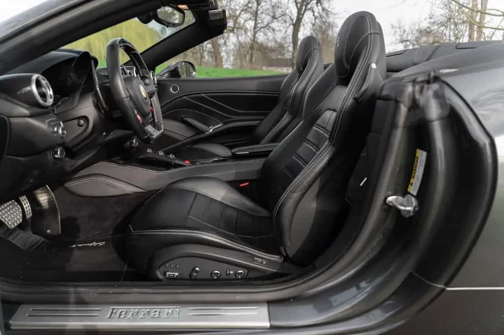 Ferrari California 3.9 V8 T 4-Sitzer 07/2015-photo-19