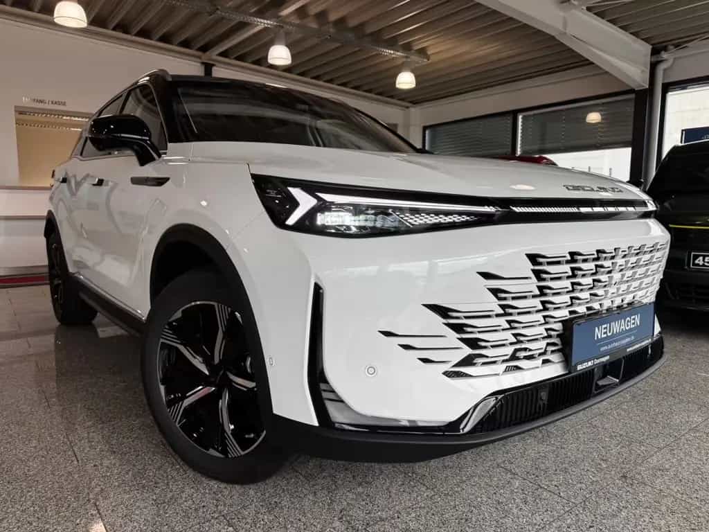 BAIC Beijing X75 *Apple CarPlay, 360°-Kamera* null-photo-0