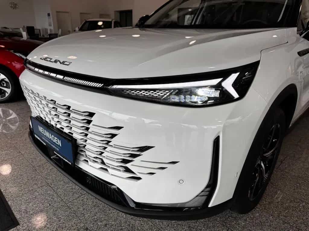 BAIC Beijing X75 *Apple CarPlay, 360°-Kamera* null-photo-6